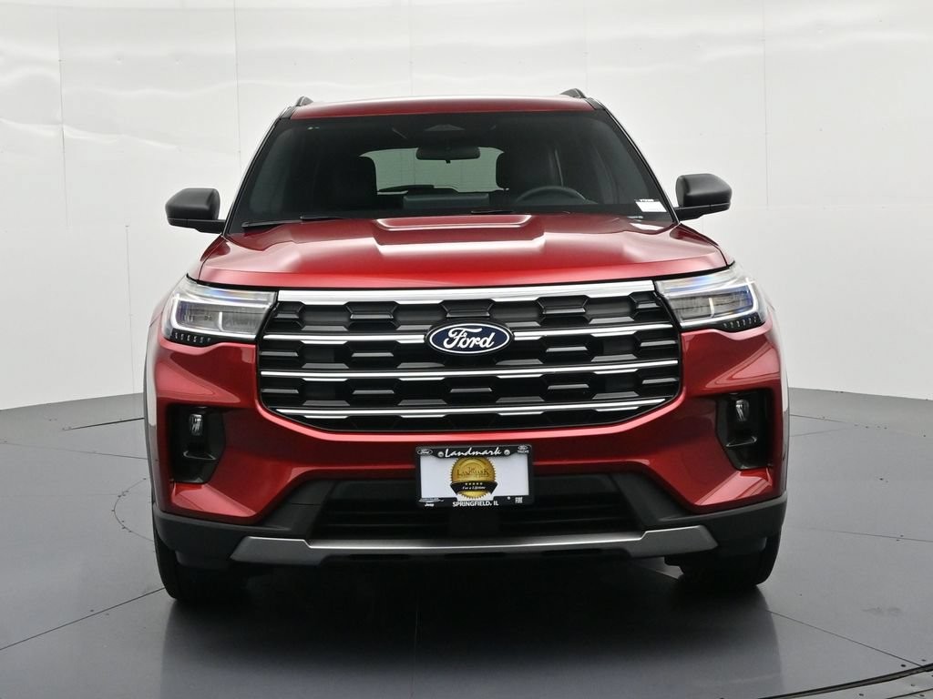 Ford Explorer Vehicle Full-screen Gallery Image 3