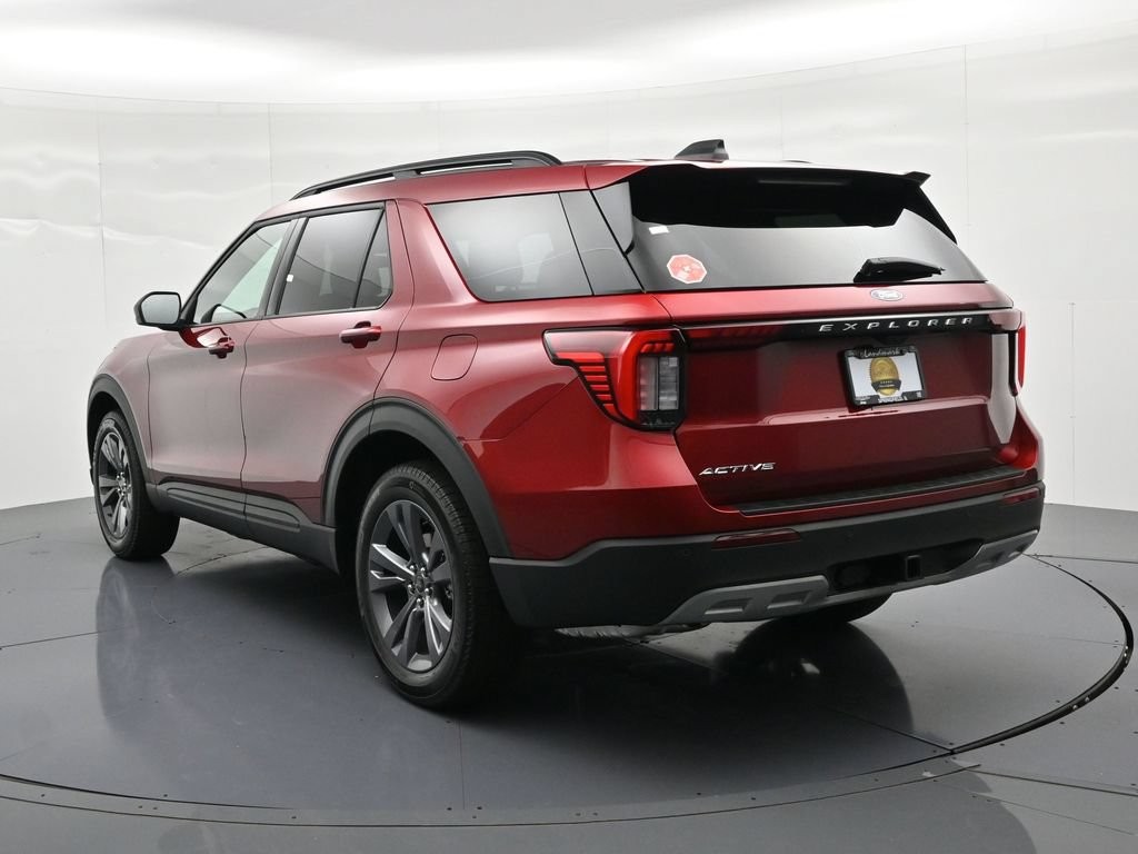 Ford Explorer Vehicle Full-screen Gallery Image 8