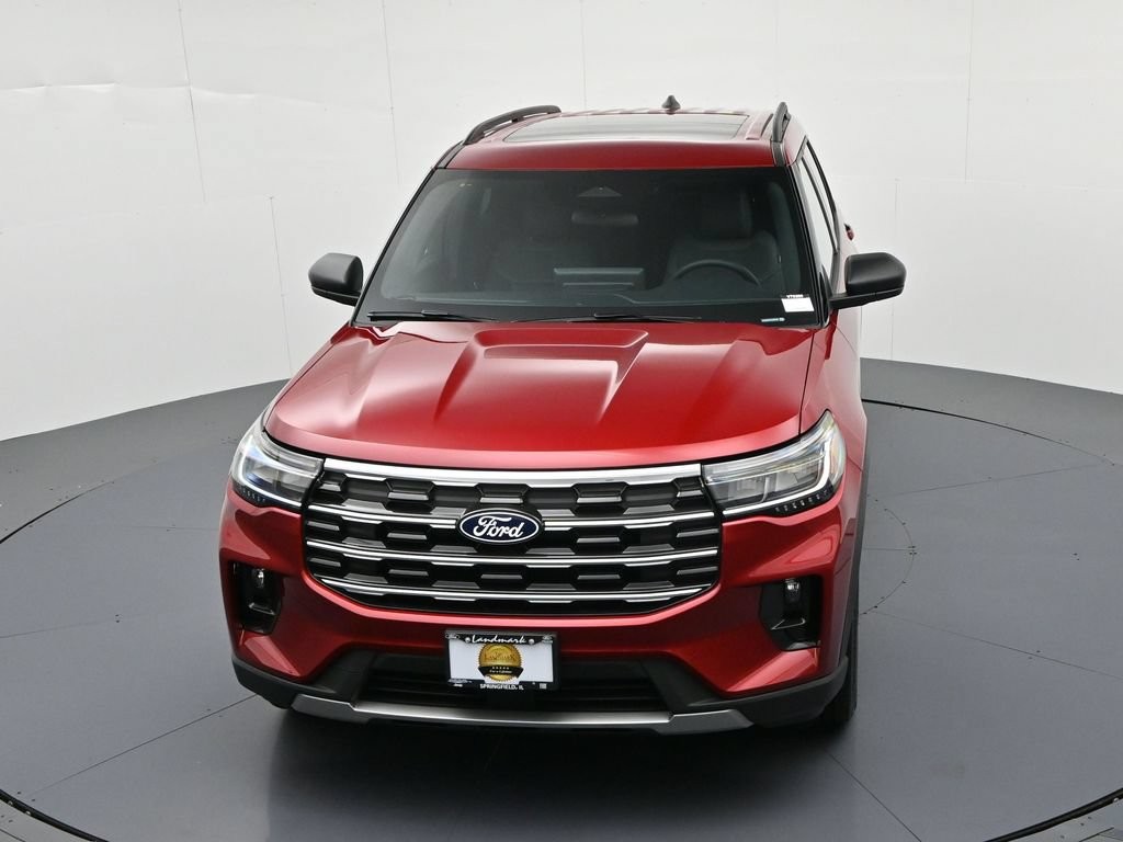Ford Explorer Vehicle Full-screen Gallery Image 16