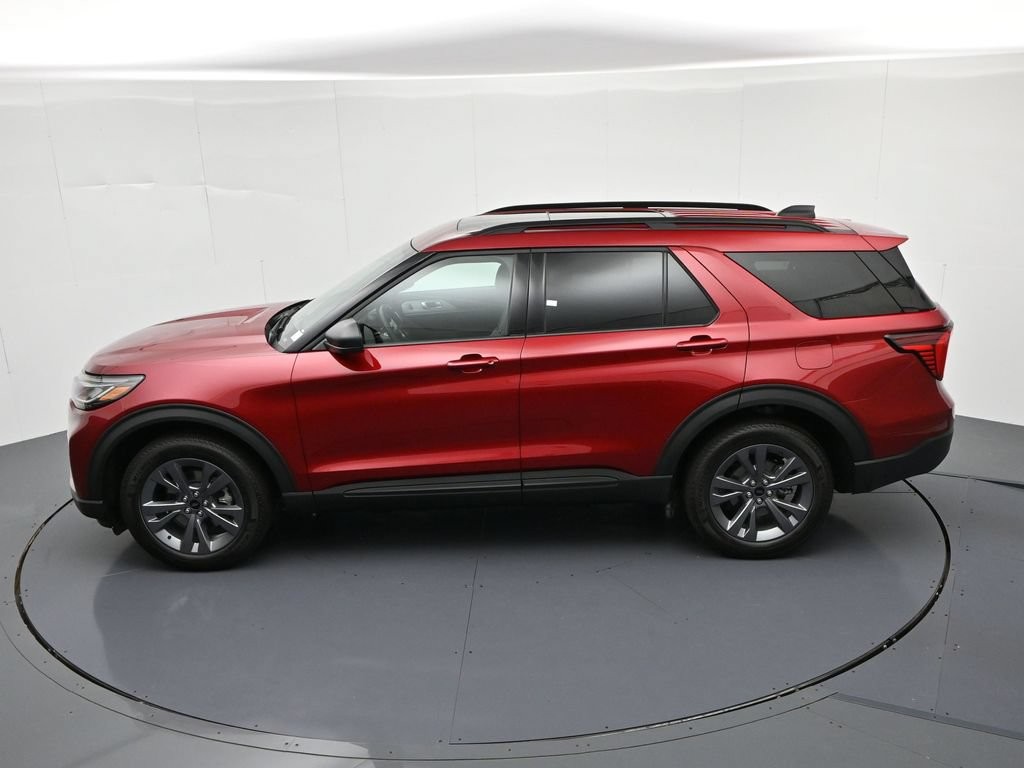 Ford Explorer Vehicle Full-screen Gallery Image 18
