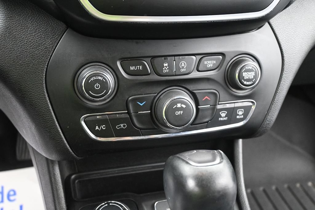Jeep Cherokee Vehicle Full-screen Gallery Image 11