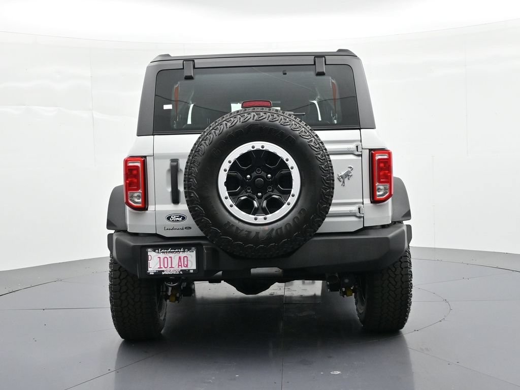 Ford Bronco Vehicle Full-screen Gallery Image 7
