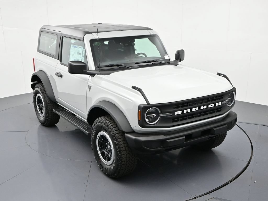Ford Bronco Vehicle Full-screen Gallery Image 15