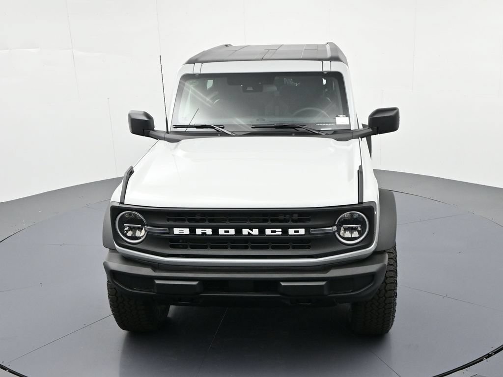 Ford Bronco Vehicle Full-screen Gallery Image 16