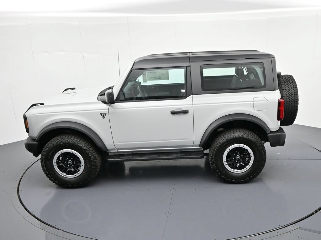 Ford Bronco Vehicle Full-screen Gallery Image 18