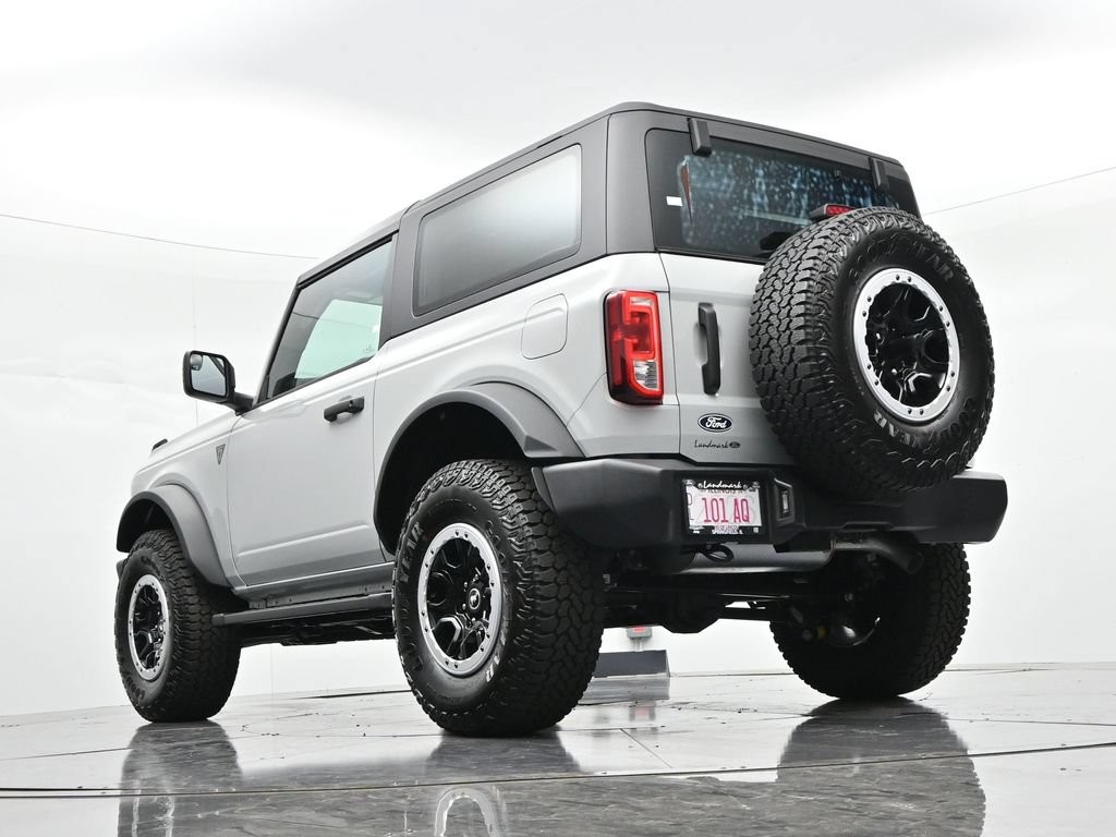 Ford Bronco Vehicle Full-screen Gallery Image 19