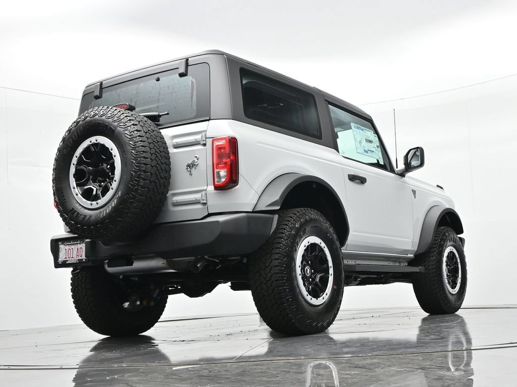 Ford Bronco Vehicle Full-screen Gallery Image 21