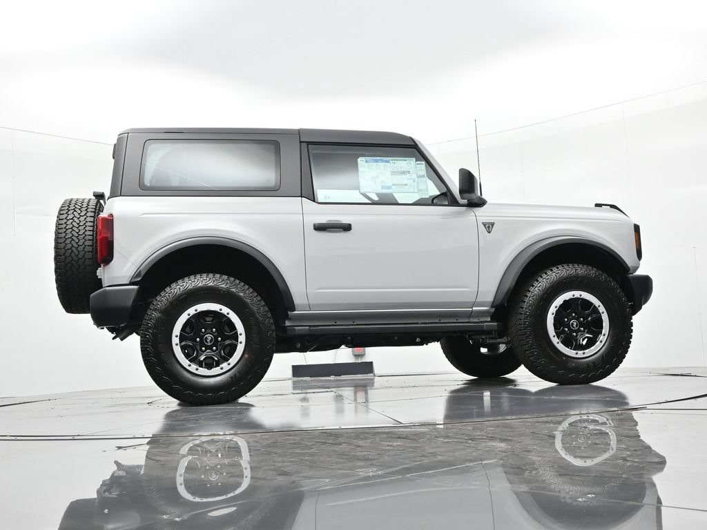 Ford Bronco Vehicle Full-screen Gallery Image 22