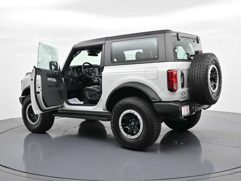 Ford Bronco Vehicle Full-screen Gallery Image 24