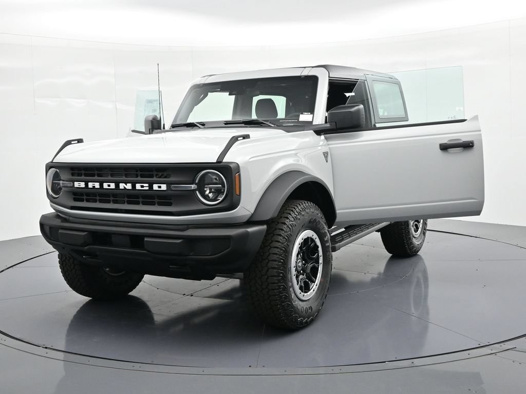 Ford Bronco Vehicle Full-screen Gallery Image 25