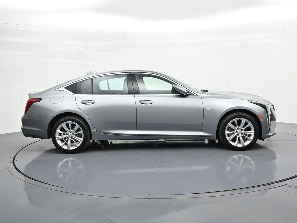 Cadillac CT5 Vehicle Full-screen Gallery Image 4
