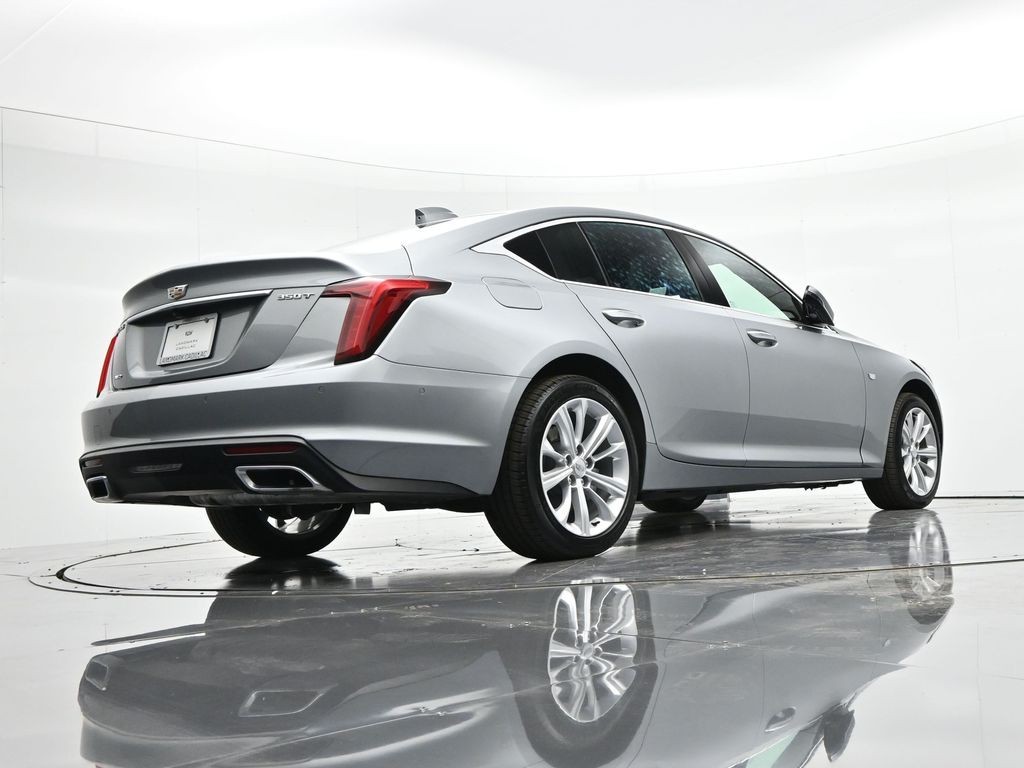 Cadillac CT5 Vehicle Full-screen Gallery Image 36