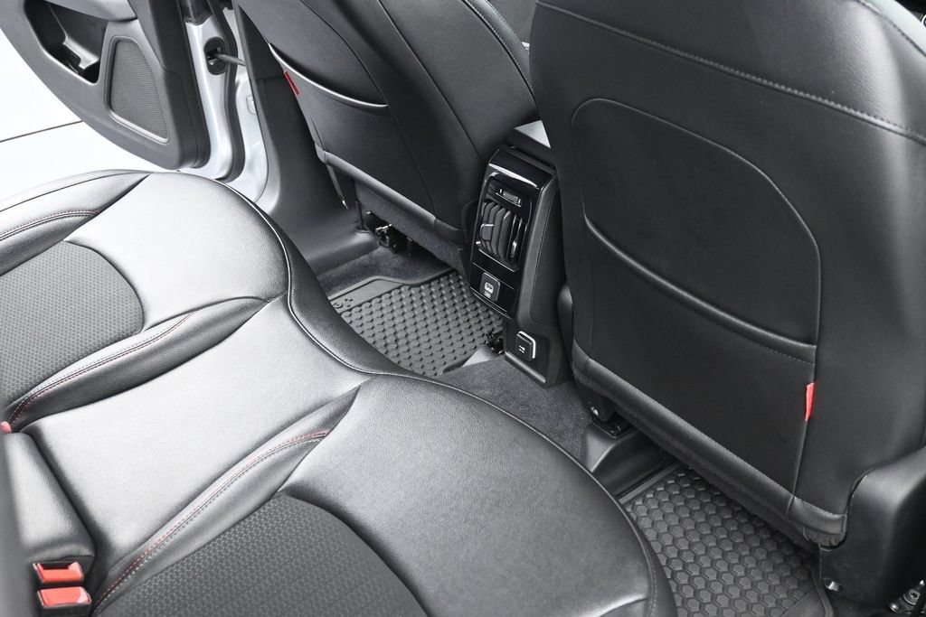 Jeep Compass Vehicle Full-screen Gallery Image 9