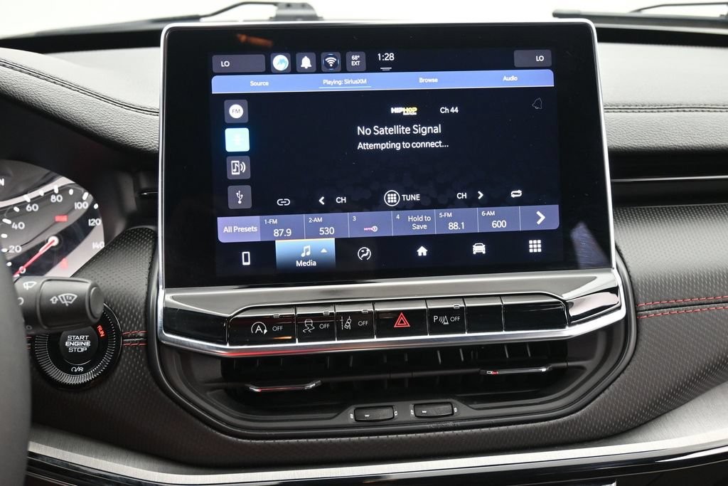 Jeep Compass Vehicle Full-screen Gallery Image 10