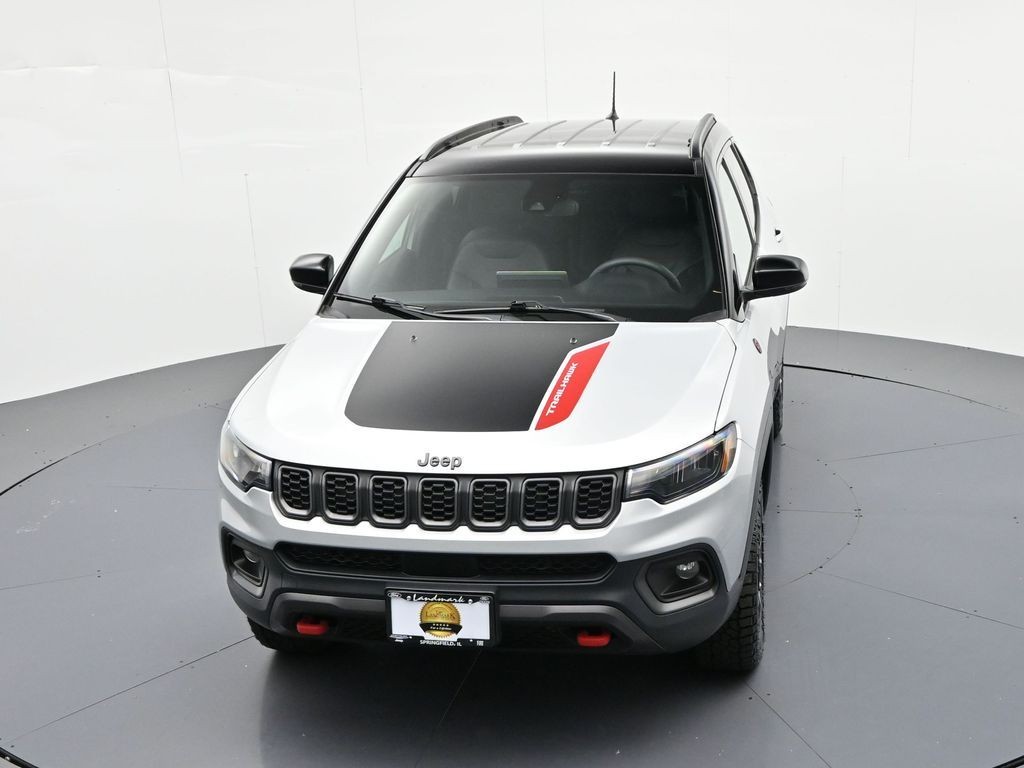 Jeep Compass Vehicle Full-screen Gallery Image 17