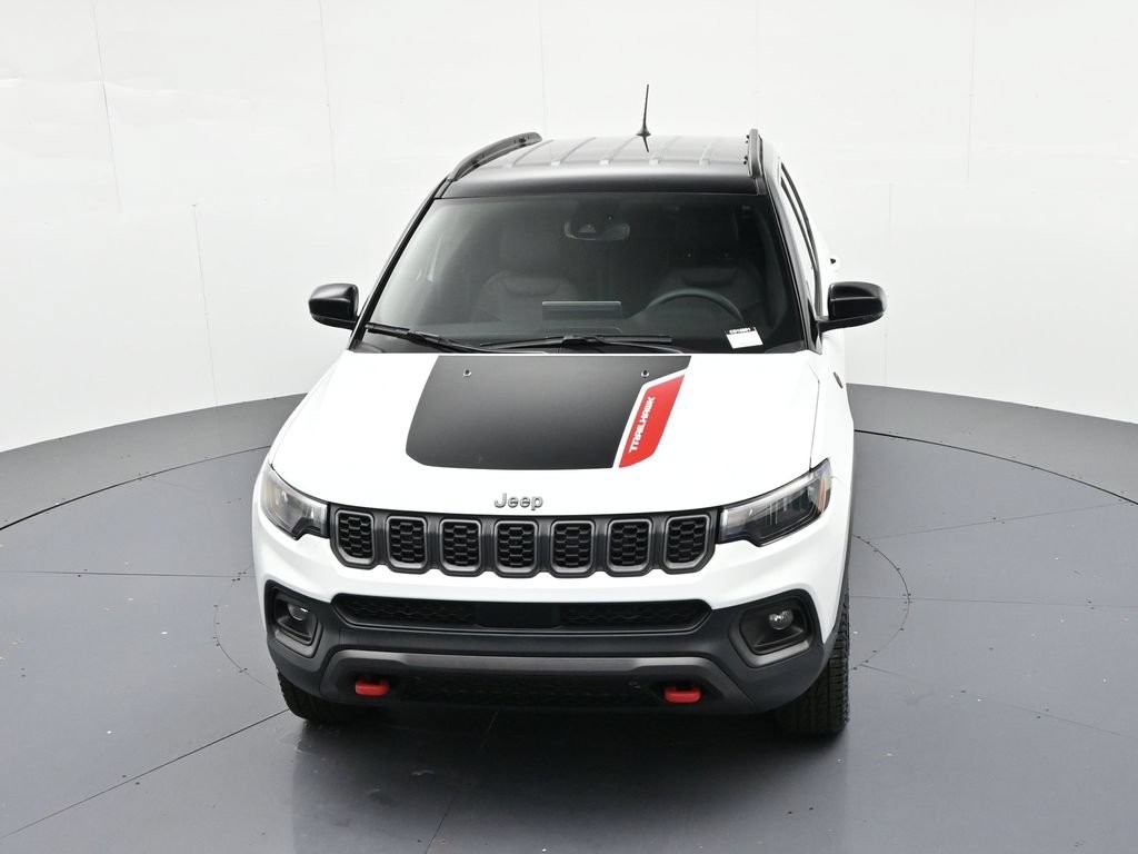 Jeep Compass Vehicle Full-screen Gallery Image 15