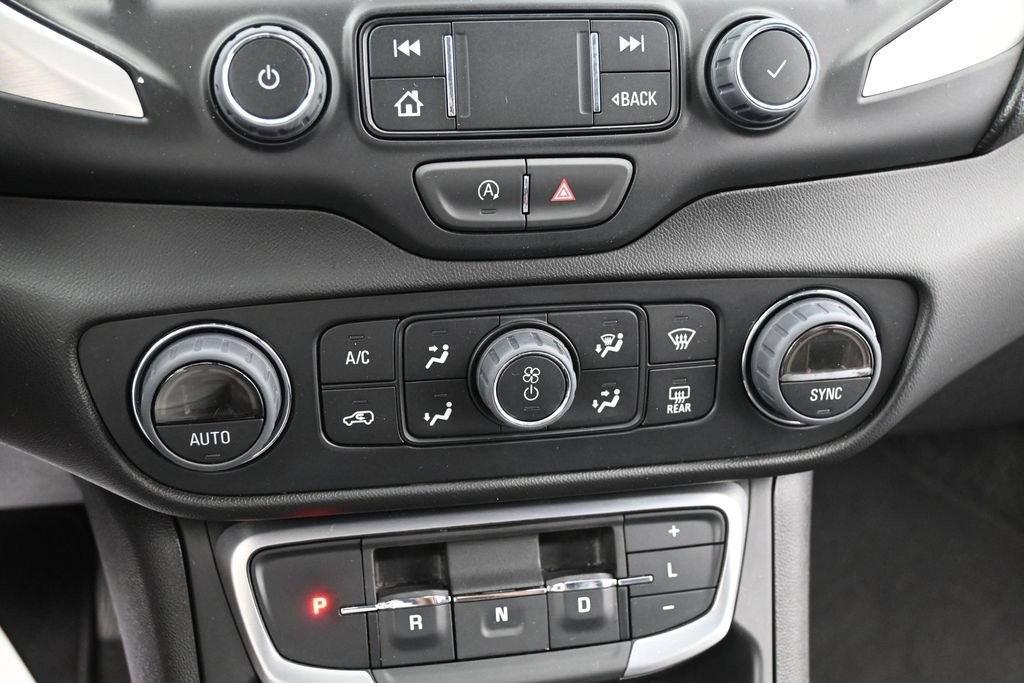 GMC Terrain Vehicle Full-screen Gallery Image 10