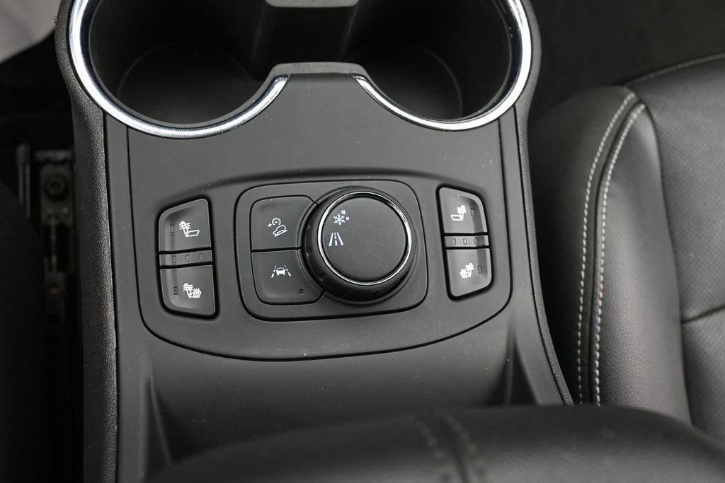 GMC Terrain Vehicle Full-screen Gallery Image 11