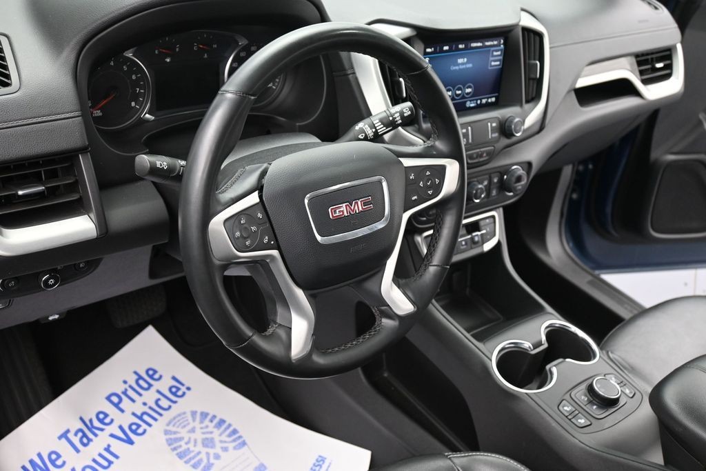 GMC Terrain Vehicle Full-screen Gallery Image 13