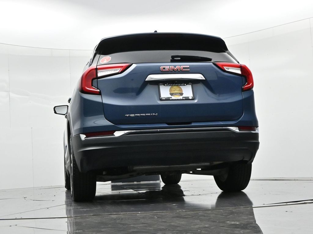 GMC Terrain Vehicle Full-screen Gallery Image 19