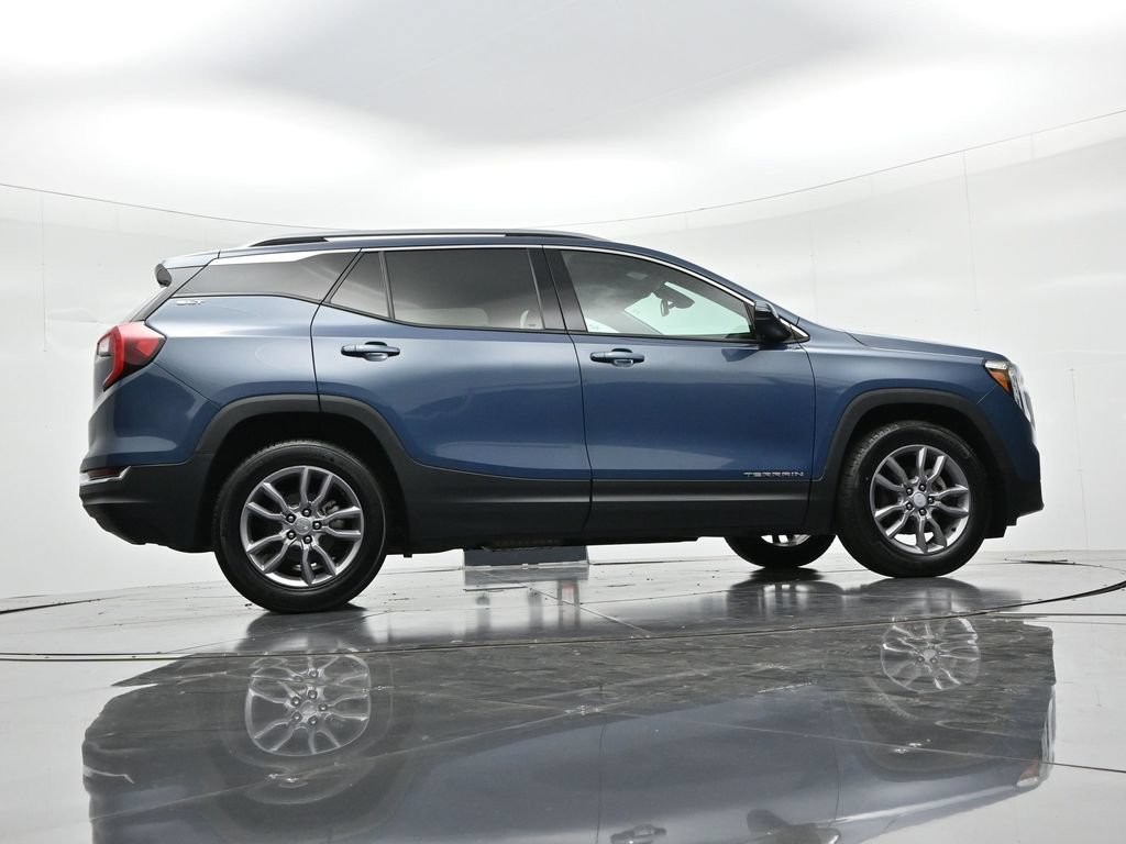 GMC Terrain Vehicle Full-screen Gallery Image 21