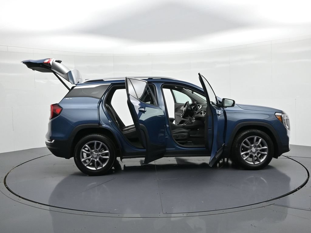GMC Terrain Vehicle Full-screen Gallery Image 22
