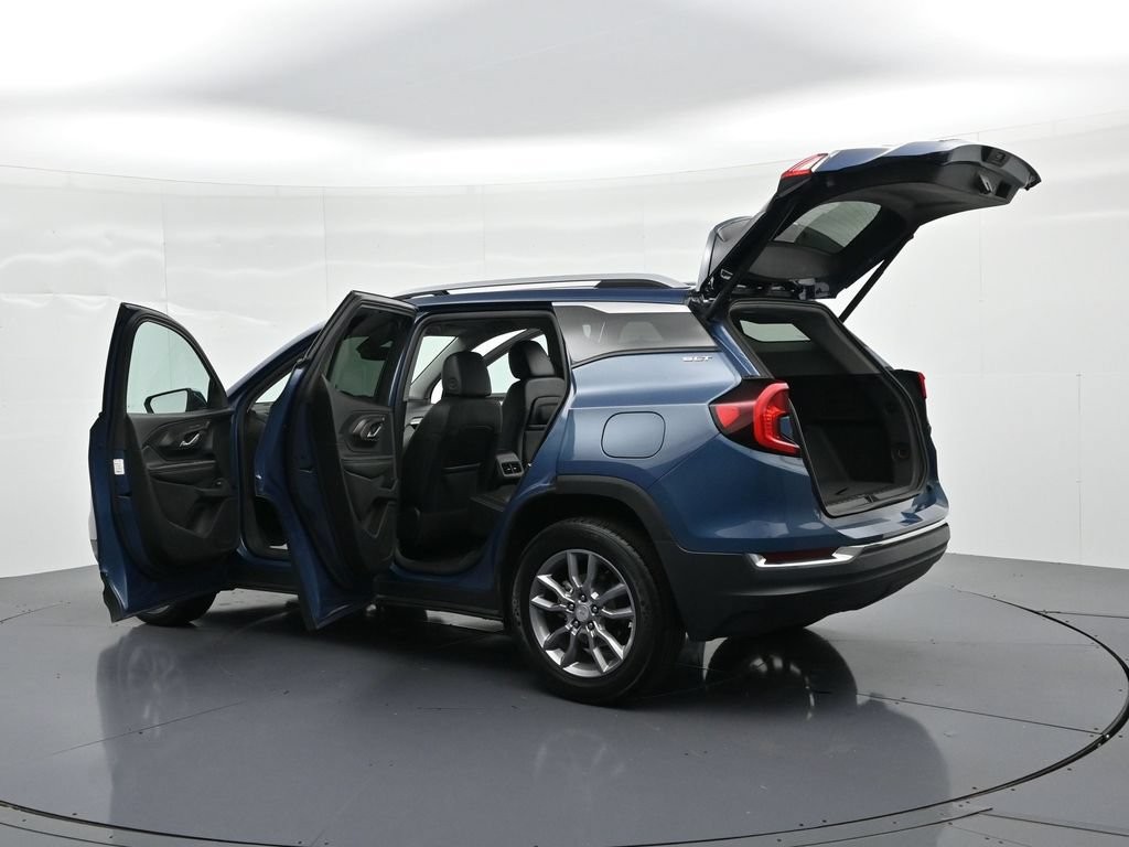 GMC Terrain Vehicle Full-screen Gallery Image 23