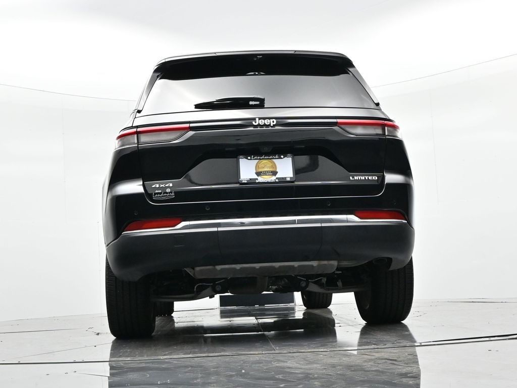 Jeep Grand Cherokee Vehicle Full-screen Gallery Image 23