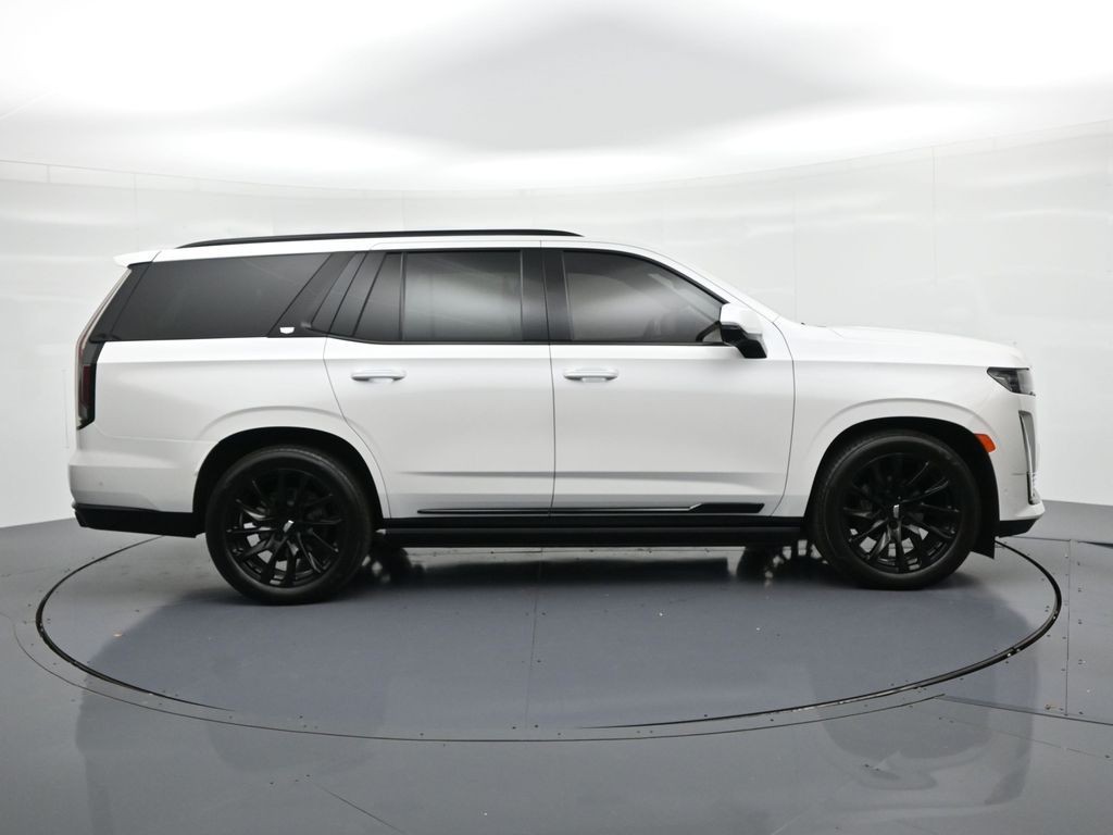 Cadillac Escalade Vehicle Full-screen Gallery Image 4
