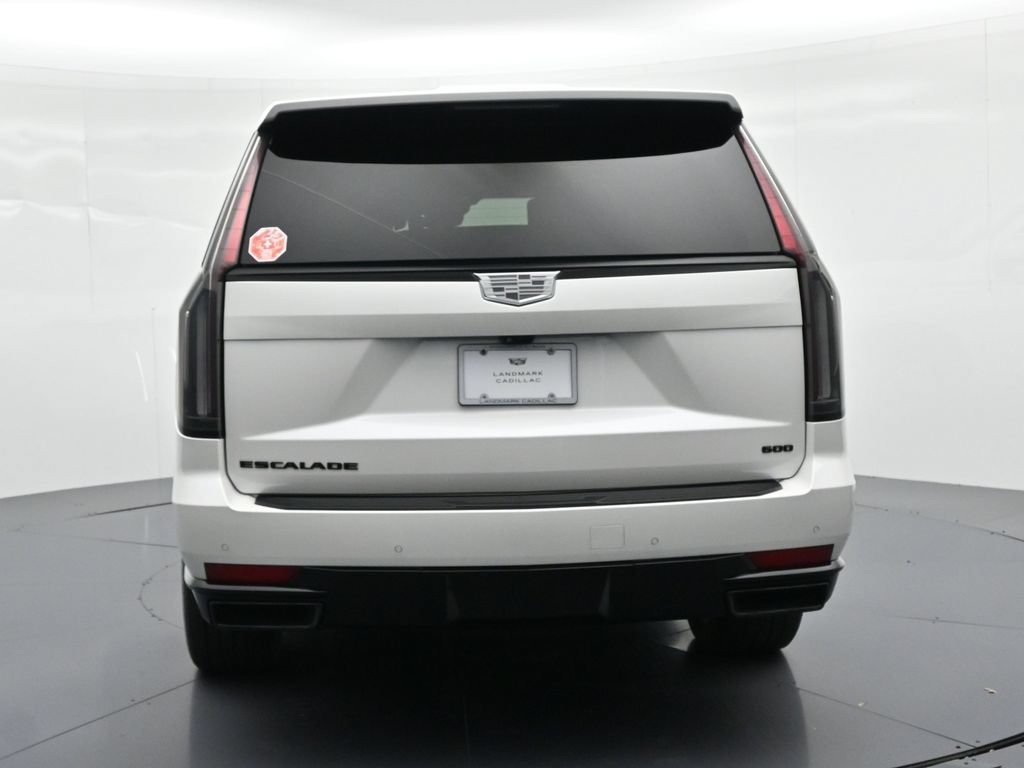 Cadillac Escalade Vehicle Full-screen Gallery Image 6