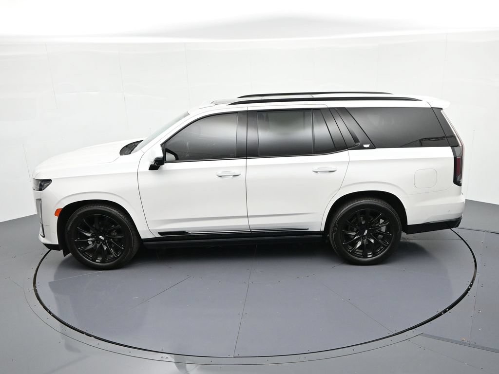 Cadillac Escalade Vehicle Full-screen Gallery Image 17