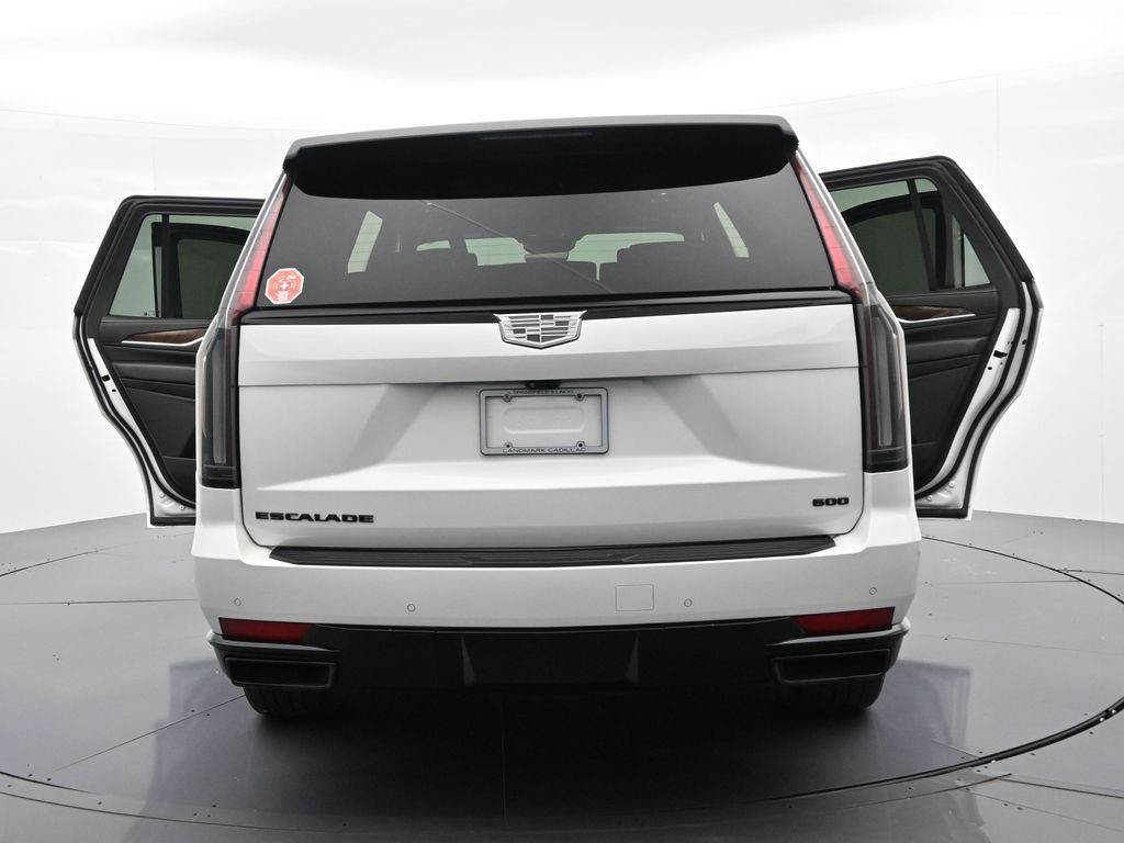Cadillac Escalade Vehicle Full-screen Gallery Image 25