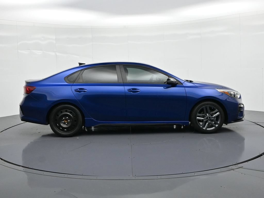 Kia Forte Vehicle Full-screen Gallery Image 5