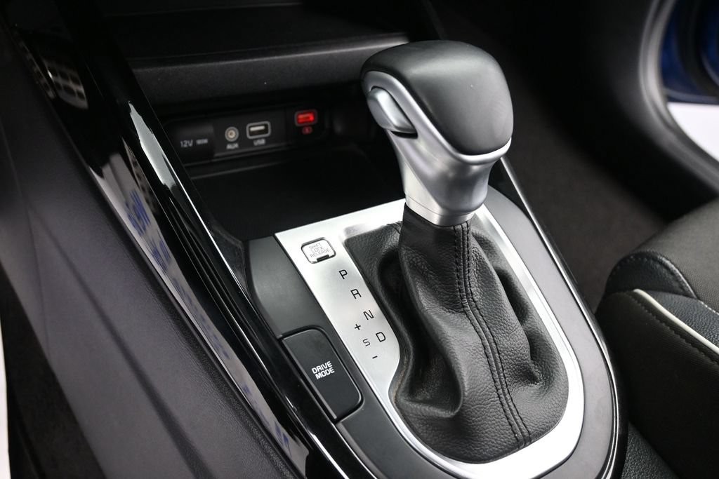 Kia Forte Vehicle Full-screen Gallery Image 12