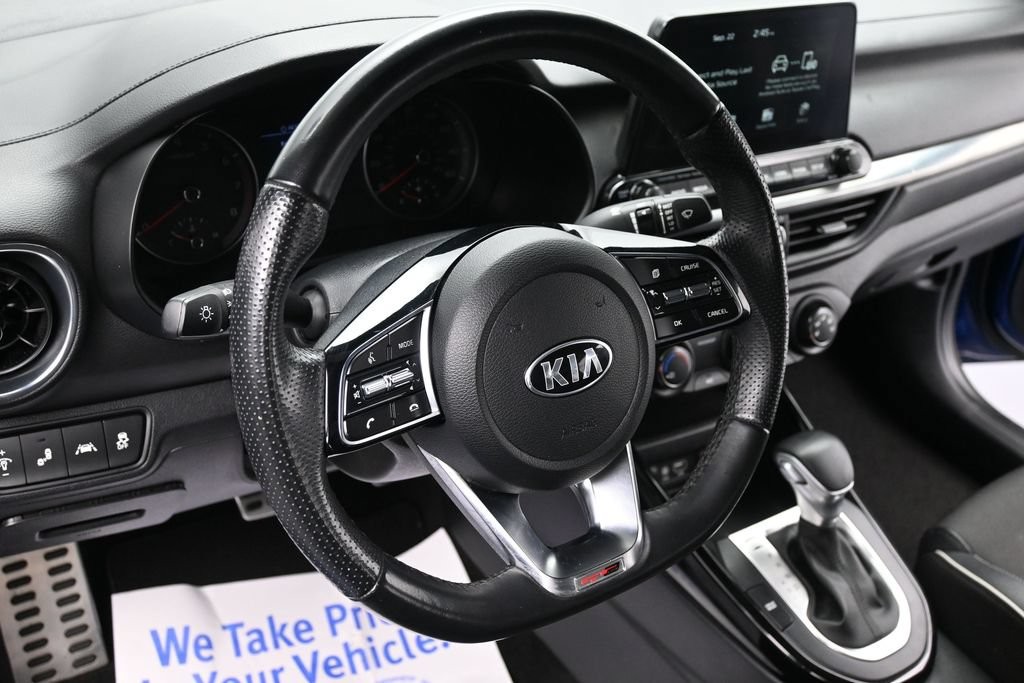 Kia Forte Vehicle Full-screen Gallery Image 14