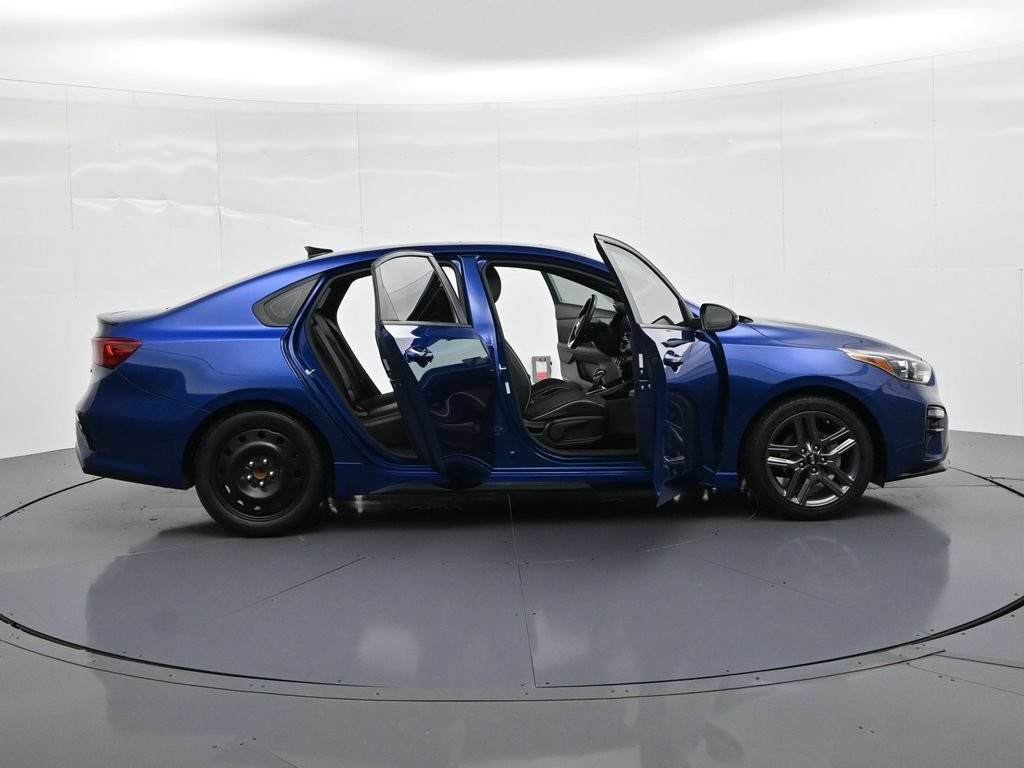 Kia Forte Vehicle Full-screen Gallery Image 23