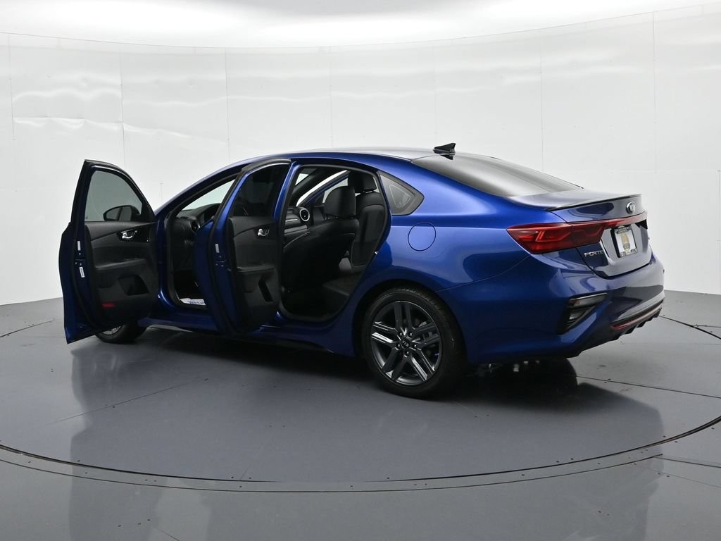 Kia Forte Vehicle Full-screen Gallery Image 24