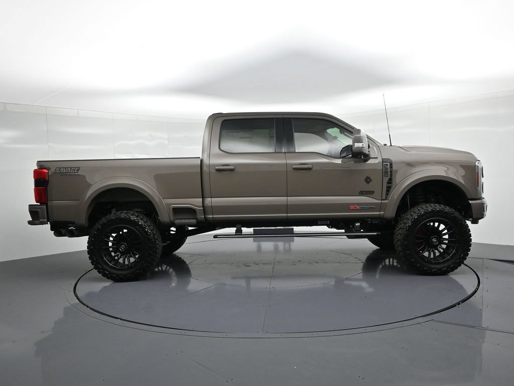 Ford F-250SD Vehicle Full-screen Gallery Image 5
