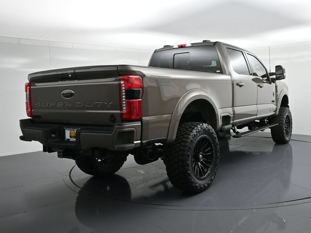 Ford F-250SD Vehicle Full-screen Gallery Image 6