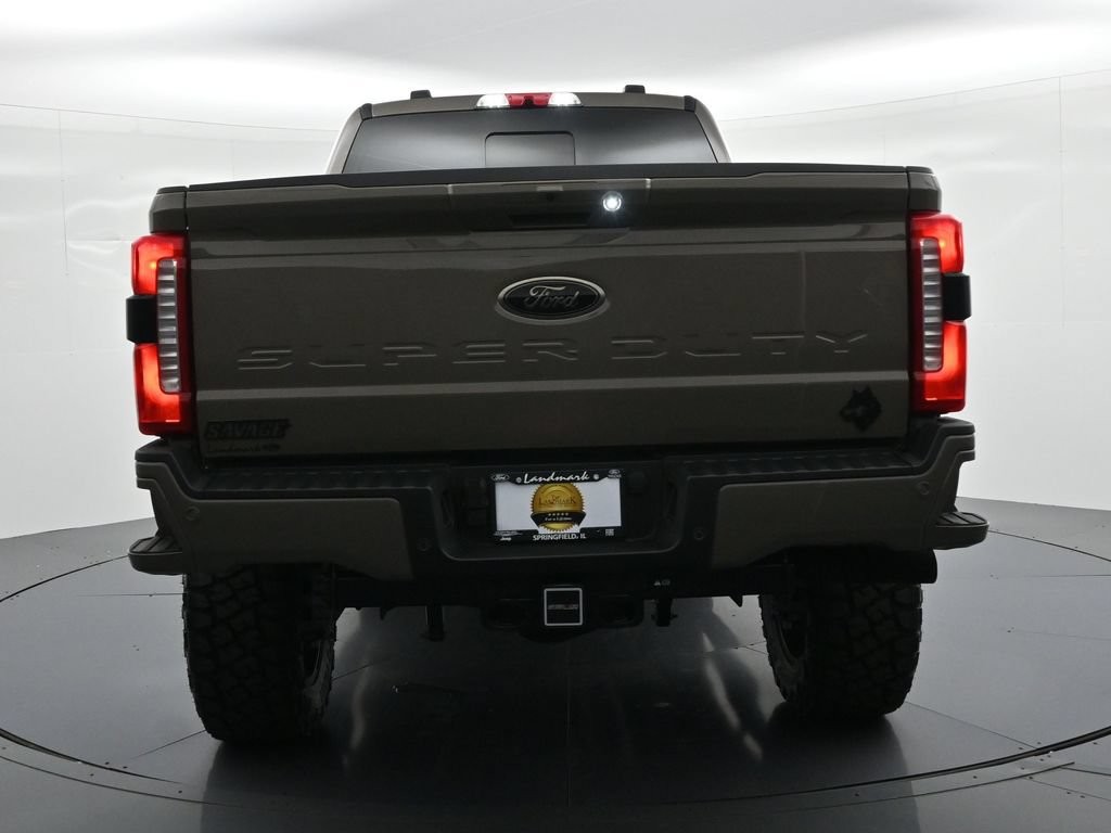 Ford F-250SD Vehicle Full-screen Gallery Image 7
