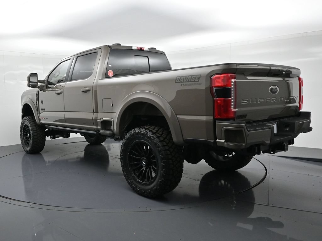 Ford F-250SD Vehicle Full-screen Gallery Image 8