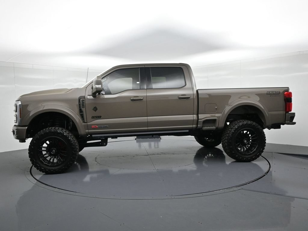 Ford F-250SD Vehicle Full-screen Gallery Image 9