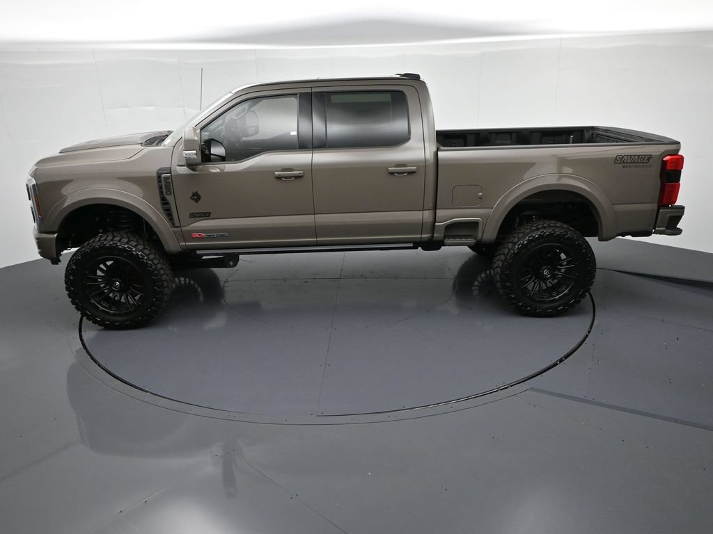 Ford F-250SD Vehicle Full-screen Gallery Image 21