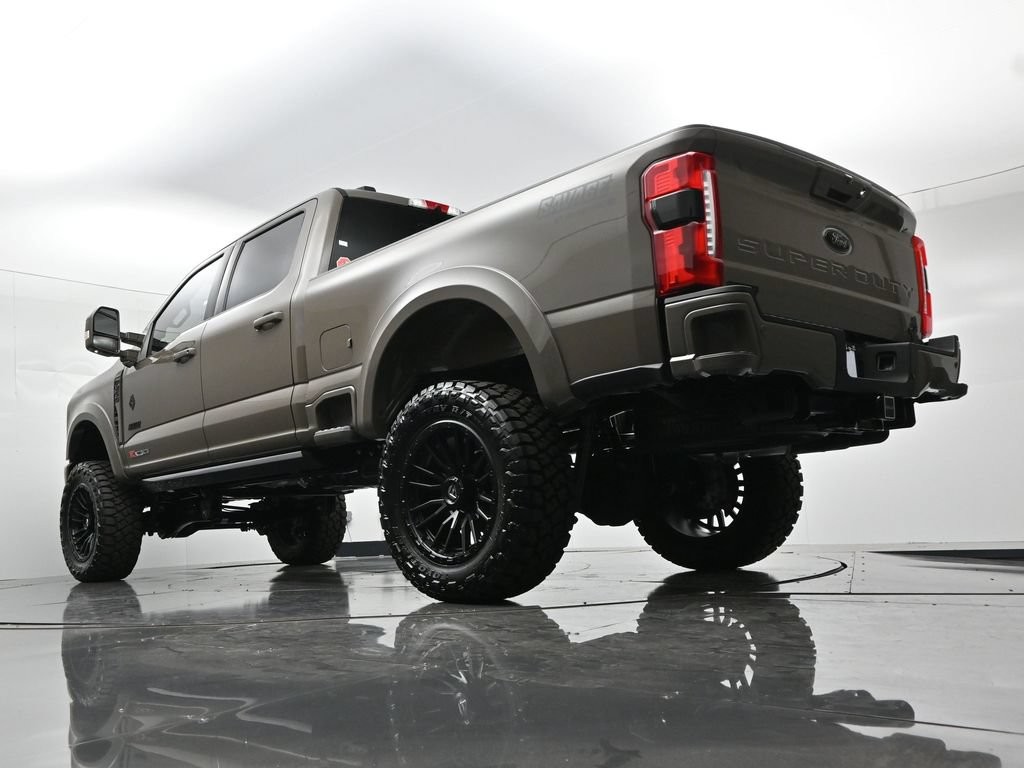 Ford F-250SD Vehicle Full-screen Gallery Image 22