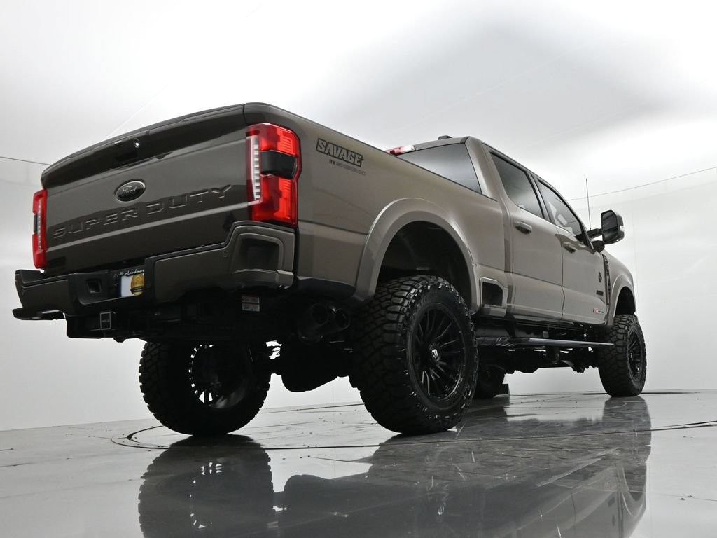 Ford F-250SD Vehicle Full-screen Gallery Image 24