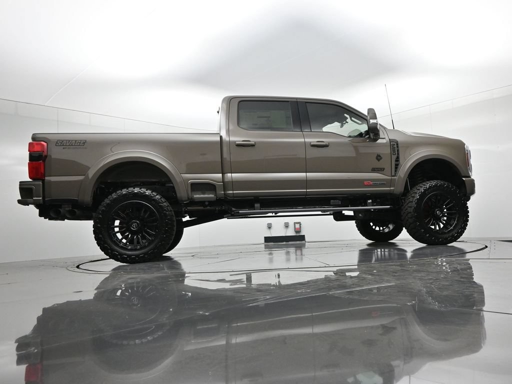 Ford F-250SD Vehicle Full-screen Gallery Image 25