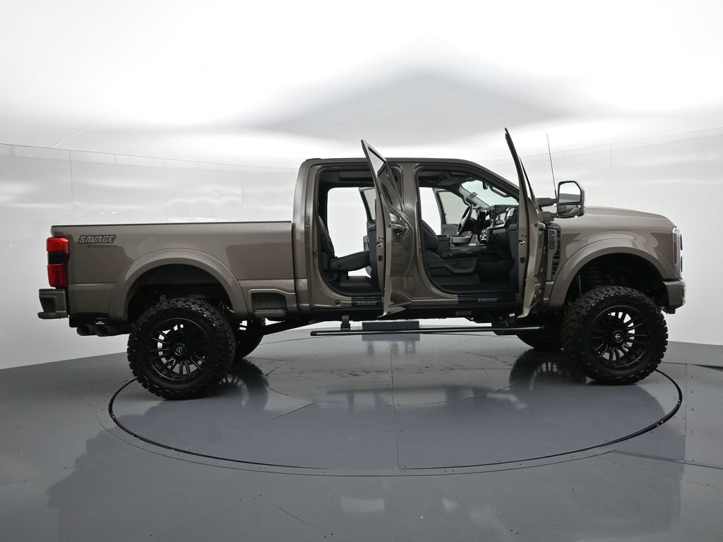 Ford F-250SD Vehicle Full-screen Gallery Image 26