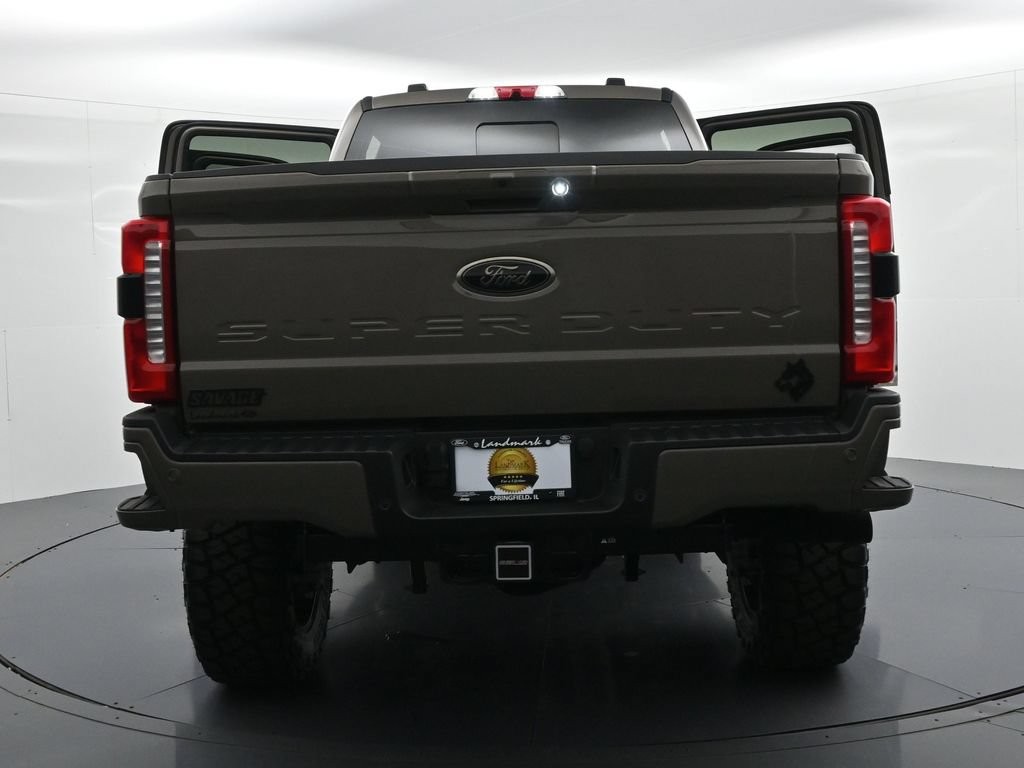 Ford F-250SD Vehicle Full-screen Gallery Image 29