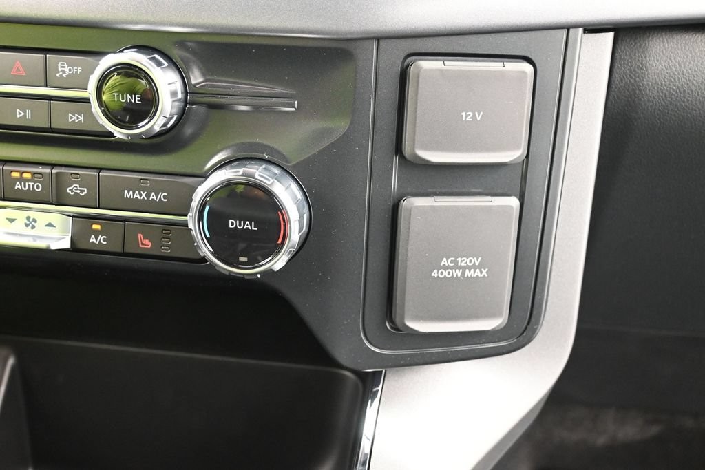 Ford F-150 Vehicle Full-screen Gallery Image 13