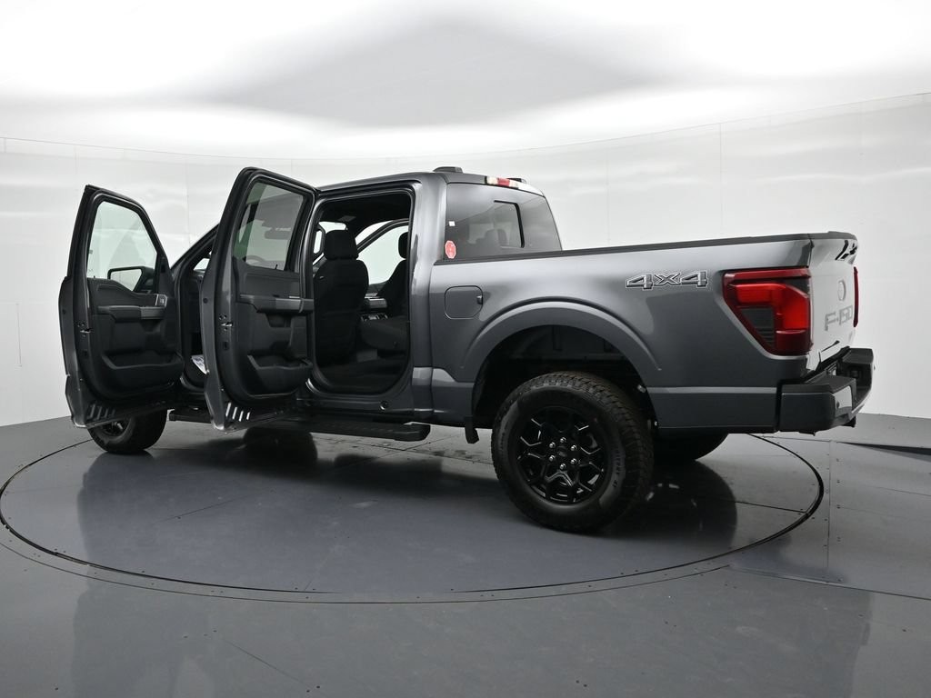 Ford F-150 Vehicle Full-screen Gallery Image 26